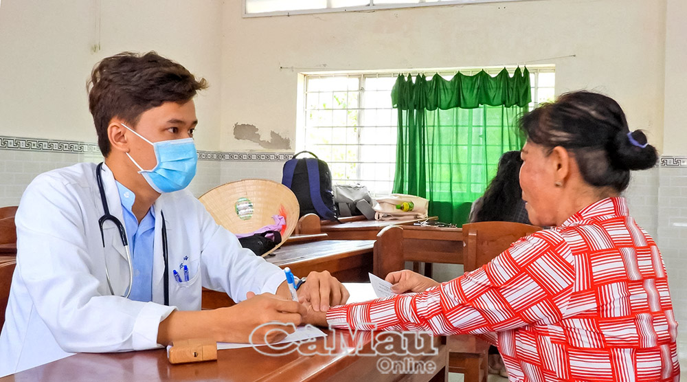 Tư vấn phòng bệnh không lây nhiễm tại cộng đồng. (Ảnh minh họa)
