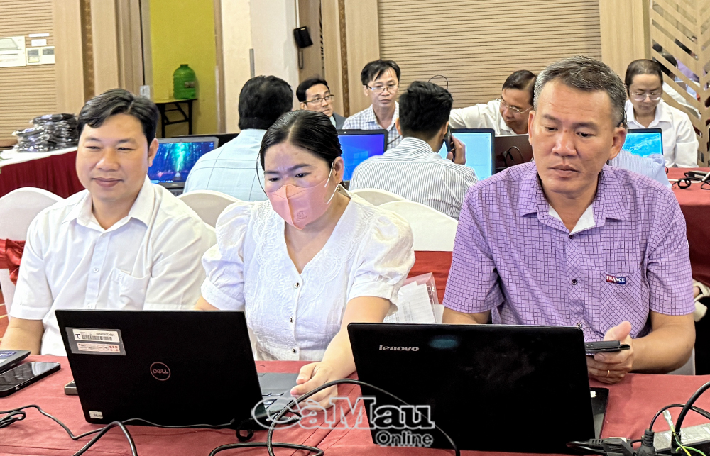 Lớp tập huấn có đội ngũ kĩ thuật hỗ trợ xuyên suốt các buổi học diễn ra trong một ngày.