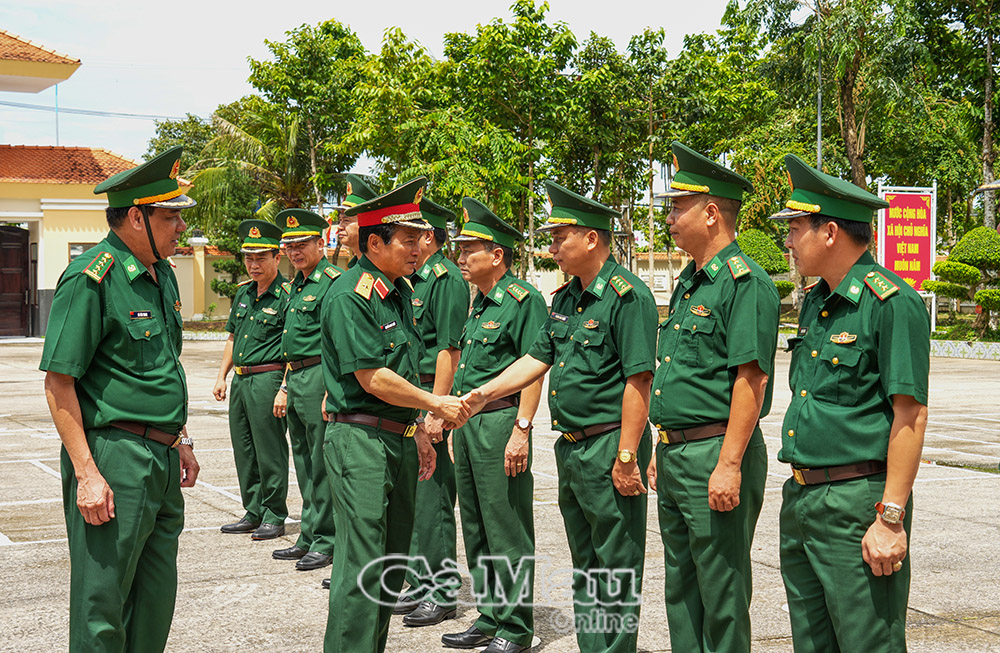 Thiếu tướng Nguyễn Minh Triều, Phó Tư lệnh Quân khu 9 và đoàn công tác thăm, làm việc Ban Chỉ huy BĐBP Cà Mau.