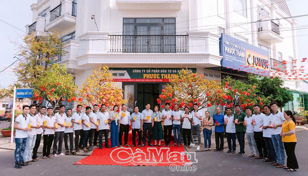 Tập thể Công ty Phước Thành luôn nỗ lực trong hoạt động kinh doanh và nhiệt huyết trong hoạt động an sinh xã hội tại địa phương. (Ảnh công ty cung cấp)