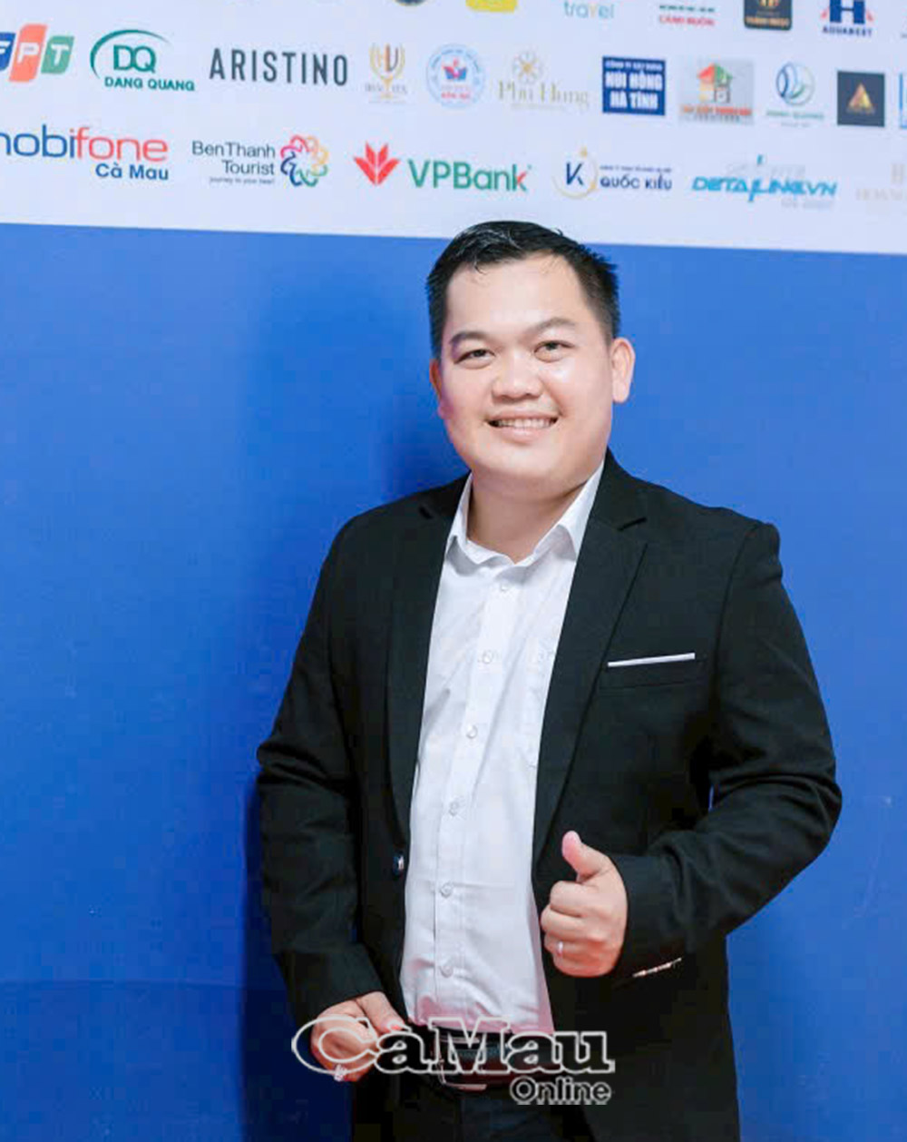 Anh Nguyễn Văn Thuận tâm huyết đưa bóng đá phong trào Cà Mau phát triển, chắp cánh đam mê sân cỏ của các cầu thủ trẻ.