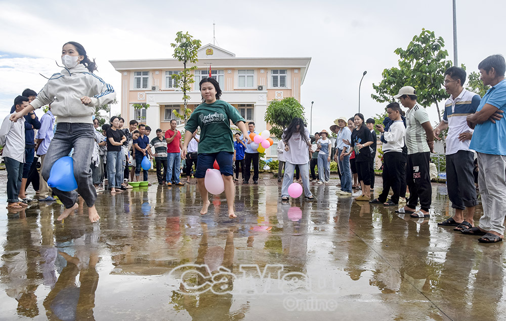 Trò chơi kẹp bong bóng.