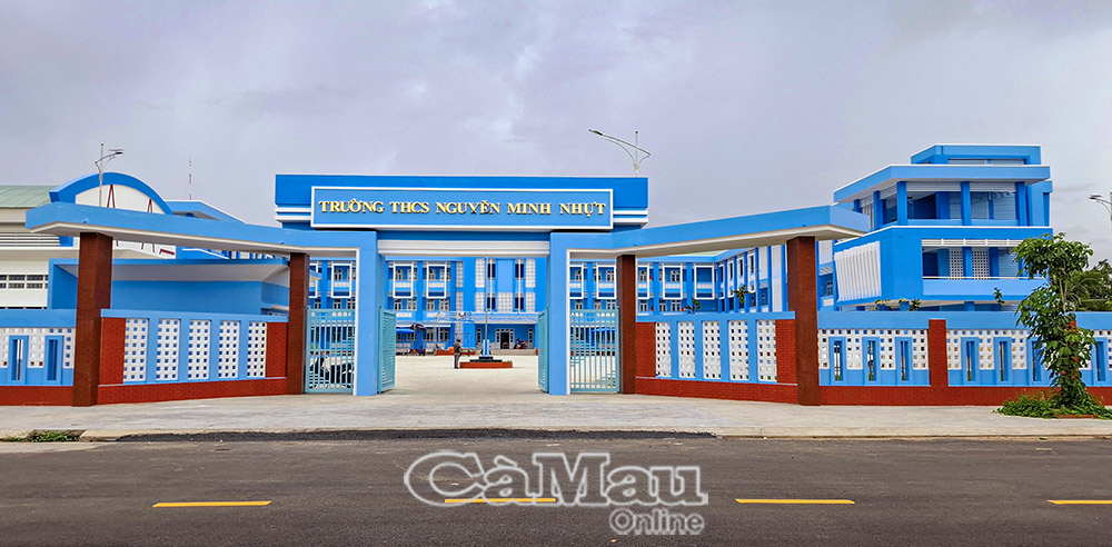 Trường THCS Nguyễn Minh Nhựt là một trong những công trình chào mừng Ðại hội Ðảng bộ xã, đang hoàn thiện và sẽ đưa vào sử dụng đầu năm học 2025-2026. 