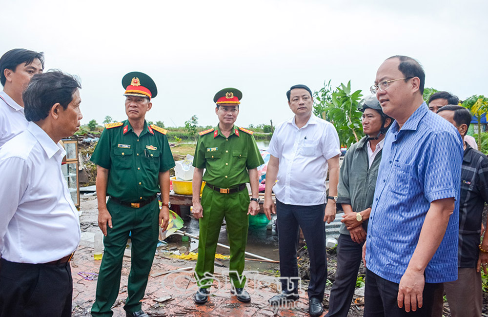 4/Bí thư Tỉnh uỷ Nguyễn Hồ Hải lưu ý chính quyền địa phương kịp thời hỗ trợ người dân sớm vượt qua khó khăn.