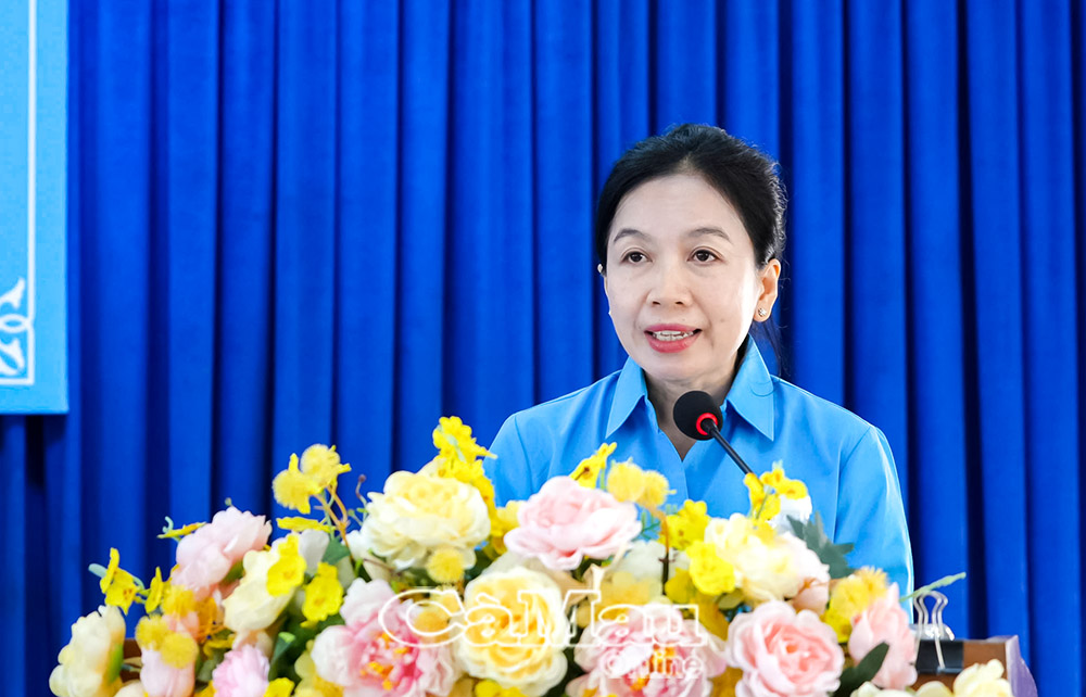 Đại diện cho 11 Công đoàn xã, phường mới thành lập, chị Trần Hà Bảo Khuyên, Phó Chủ tịch Ủy ban MTTQ Việt Nam xã, Chủ tịch Công đoàn xã Vĩnh Lợi, tỉnh Cà Mau cho biết sẽ phát huy tinh thần trách nhiệm, đổi mới tư duy, sáng tạo trong cách làm để các hoạt động công đoàn thật sự lan tỏa, thu hút đông đảo đoàn viên tham gia, góp phần nâng cao đời sống, tinh thần cho người lao động tại địa phương.