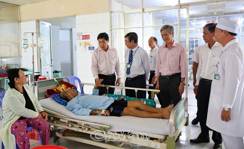 Kiểm tra thực tế công tác chăm sóc sức khoẻ người dân.