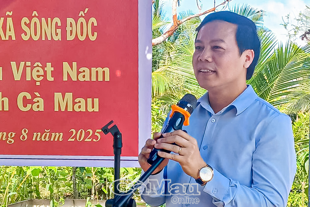 Ông Phạm Anh Tuấn, Tổng Giám đốc Công ty Cổ phần Đầu tư và Thương mại Hóa Dầu Việt Nam phát biểu tại buổi lễ.