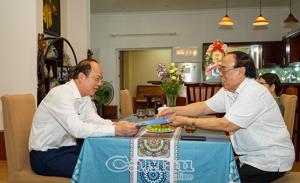 https://baocamau.vn/top-6-cong-viec-danh-cho-nguoi-tram-tinh-it-noi-a121634.html?preview=1