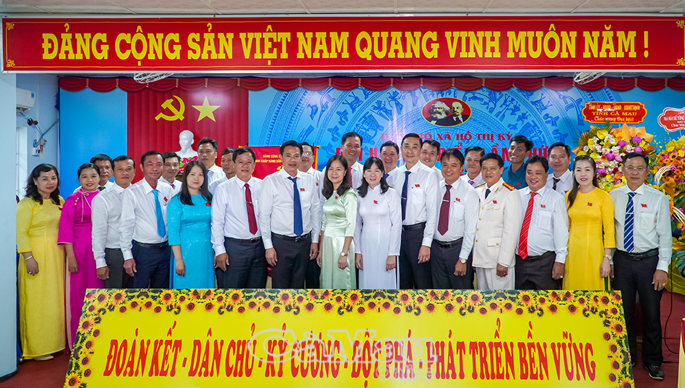BCH Đảng ủy xã Hồ Thị Kỷ nhiệm kỳ 2025 - 2030 ra mắt tại Đại hội