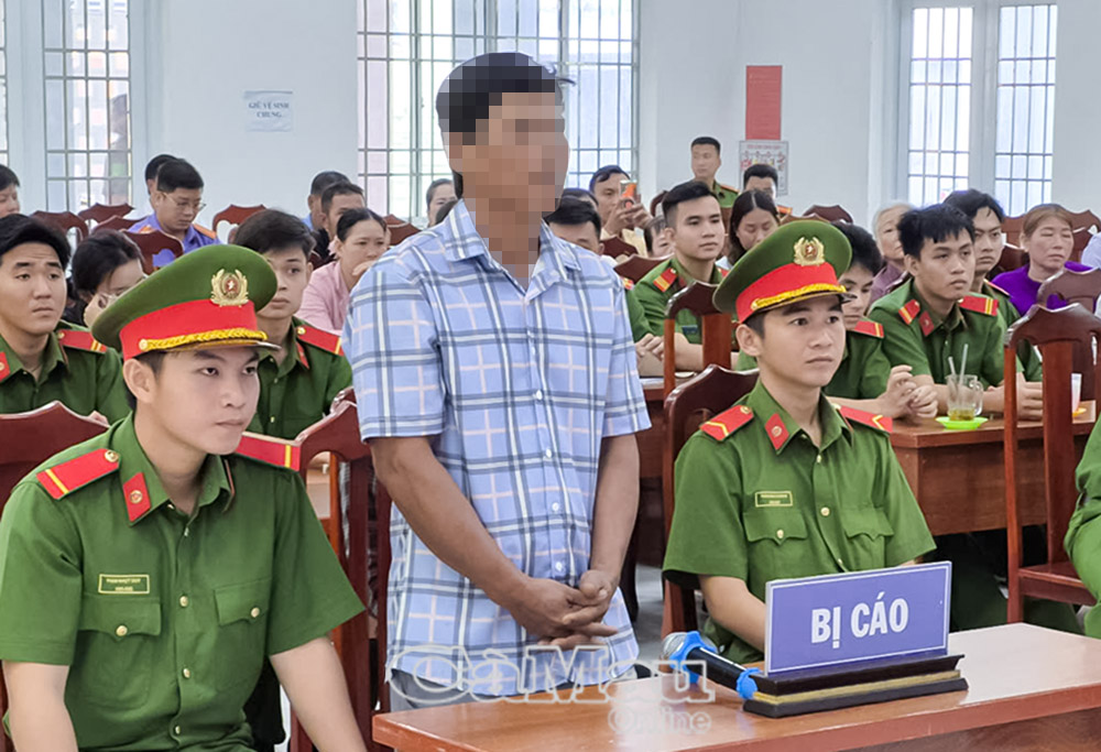 Bị cáo Quách Sầu Riêng tại phiên toà.