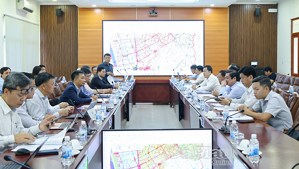 Buổi làm việc giữa UBND tỉnh Cà Mau với EVNNPT diễn ra ngày 11/11/2025, tại Hà Nội.