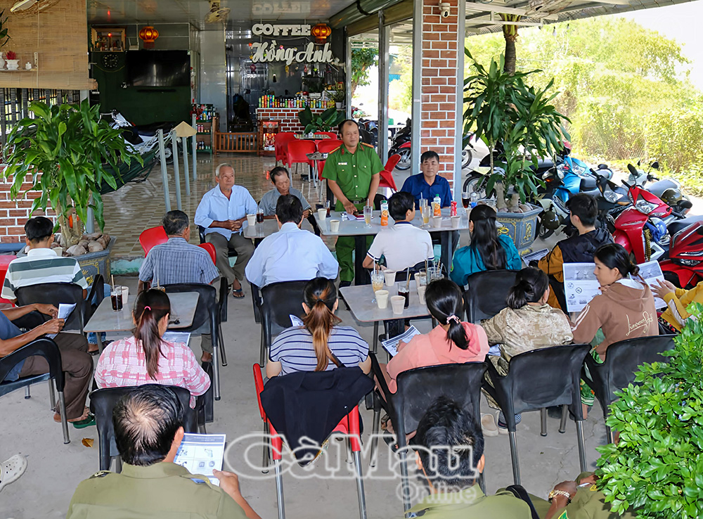 Công an phường Vĩnh Trạch họp dân tuyên truyền phòng chống tội phạm dịp Tết 2026.