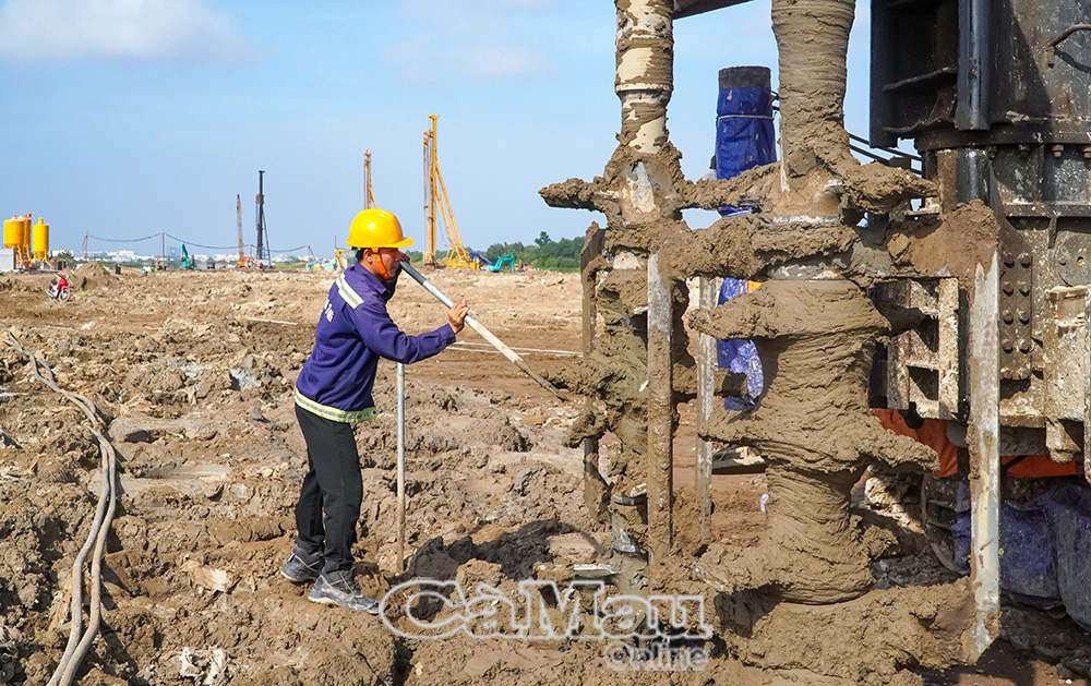 Dự án mở rộng, nâng cấp Cảng Hàng không Cà Mau đang được ứng dụng nhiều công nghệ mới để đẩy nhanh tiến độ.