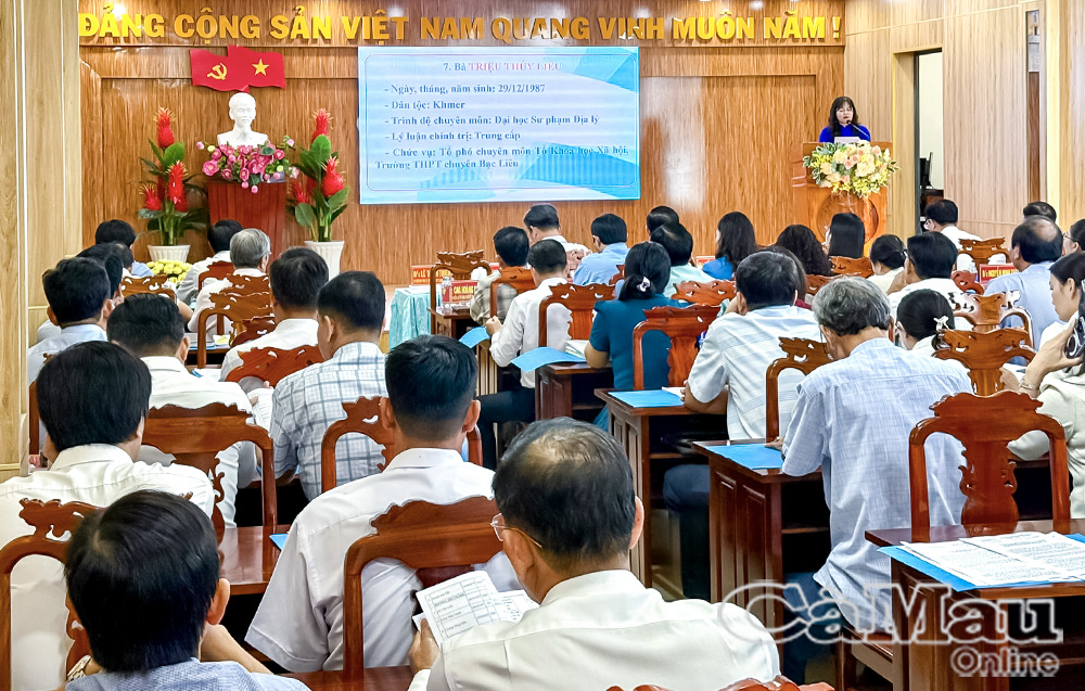 Ban Thường trực Uỷ ban MTTQ Việt Nam tỉnh Cà Mau thông qua danh sách sơ bộ người ứng cử đại biểu Quốc hội khoá XVI.