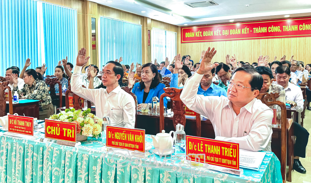 Các đại biểu tham dự Hội nghị hiệp thương lần thứ hai thống nhất danh sách người được giới thiệu ứng cử ĐBQH khoá XVI do Ban Thường trực Uỷ ban MTTQ Việt Nam tỉnh Cà Mau lập và trình tại hội nghị sáng 2/2/2026.