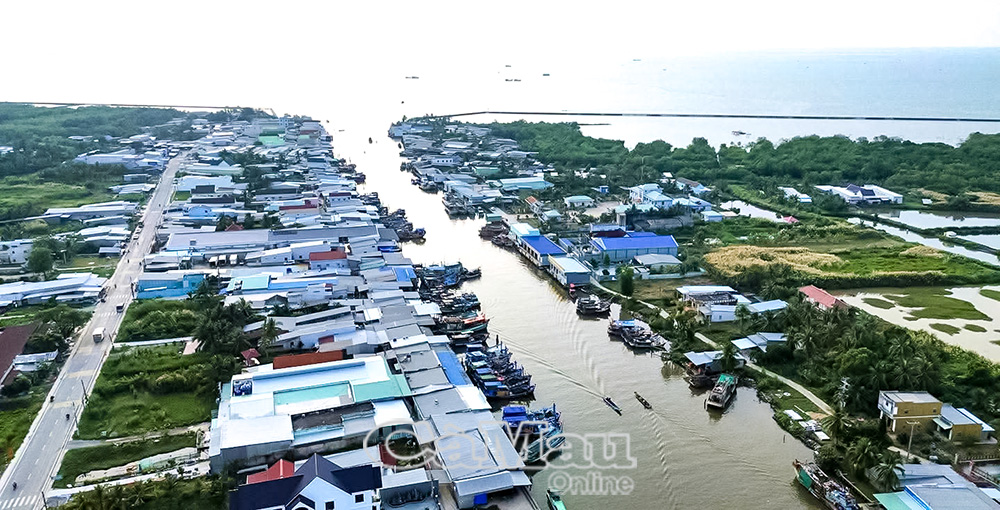 Khánh Lâm - vùng đất trù phú với thế mạnh rừng và biển. 	Ảnh: Anh Tuấn