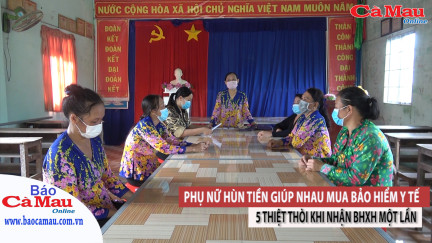 Phụ nữ hùn tiền giúp nhau mua BHYT