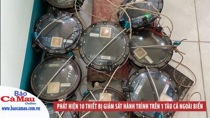 Phát hiện 10 thiết bị giám sát hành trình trên 1 tàu cá ngoài biển