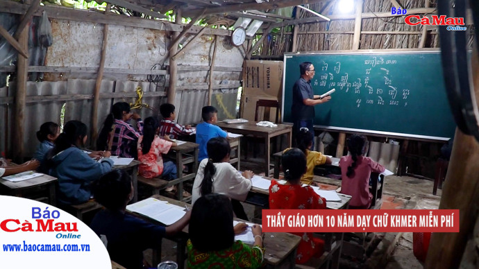 Thầy giáo hơn 10 năm dạy chữ Khmer miễn phí