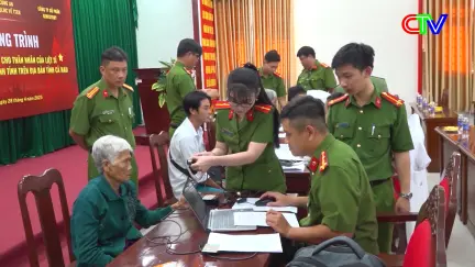 An ninh Cà Mau 06/11/2025: Công an Cà Mau vững bước dưới cờ Đảng, tiến vào kỷ nguyên mới