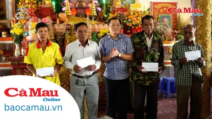 Tiếp tục nâng cao đời sống vật chất, tinh thần đồng bào dân tộc, tôn giáo