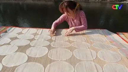 “Giữ lửa” nghề bánh phồng nếp truyền thống