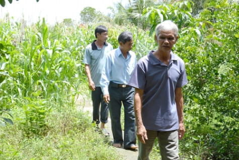 Cựu chiến binh ấp Phú Hiệp thi đua “làm theo Bác”