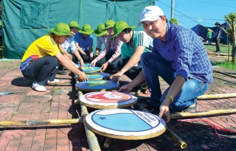 Trải nghiệm “mới lạ” tại hội trại vững bước