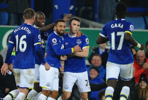 Đấu sớm vòng 16 NHA: Everton chiến thắng kịch tính trên sân nhà