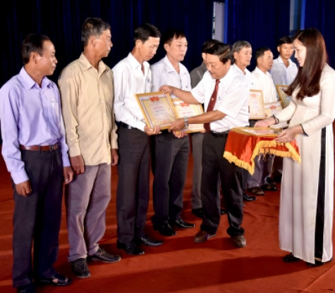 Biểu dương 40 hộ gia đình có phong cảnh xanh – sạch – đẹp