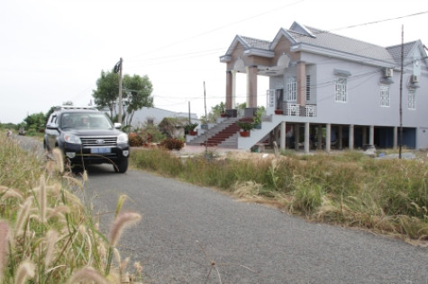 Ðưa vào sử dụng tuyến đường ô-tô về xã Tam Giang Tây