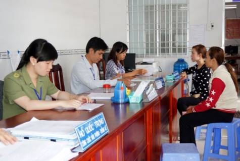 Xây dựng nền hành chính dân chủ, hiện đại