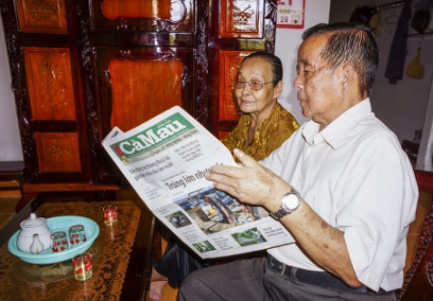 Nghiêm túc mua và đọc báo Ðảng