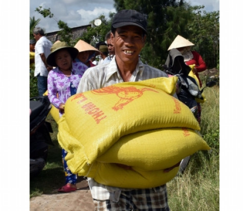 Chăm lo Tết cho người nghèo