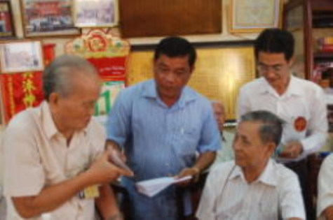 Ban Dân tộc thăm, chúc Tết Nguyên tiêu đồng bào người Hoa