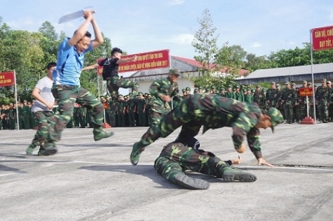 Lực lượng vũ trang ra quân huấn luyện sẵn sàng chiến đấu