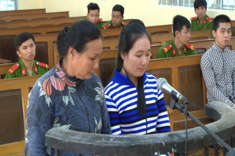 4 năm tù giam cho 2 "quái nữ" trộm cắp tài sản