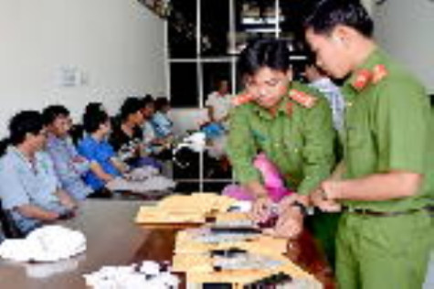 “Cờ bạc là bác thằng bần”