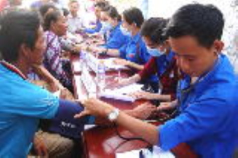Hơn 400 bệnh nhân được khám, cấp phát thuốc miễn phí