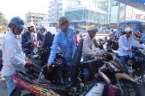 Xăng giảm giá sâu, nguồn cung ổn định