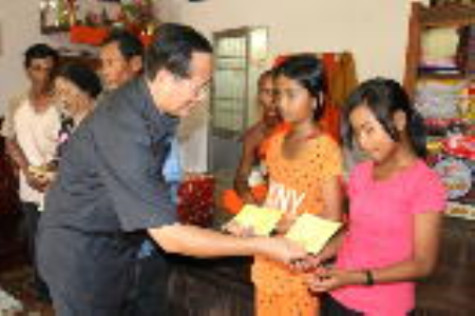 Ban Chỉ đạo Tây Nam Bộ thăm và chúc Tết Chôl Chnăm Thmây: Đồng bào Khmer đón tết đầm ấm, an toàn, tiết kiệm