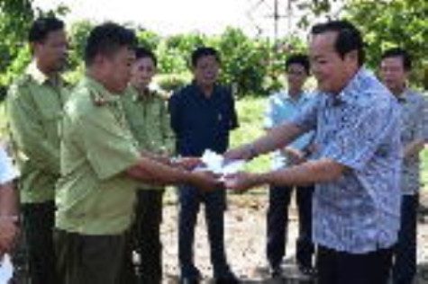 Thăm, động viên lực lượng phòng chống cháy rừng
