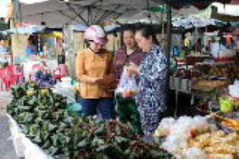Sôi động thị trường Tết Đoan Ngọ