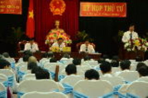 Chưa kiểm soát tài sản, thu nhập của những người có chức vụ, quyền hạn một cách hiệu quả