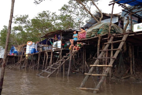 Chông chênh cửa Vàm Lũng