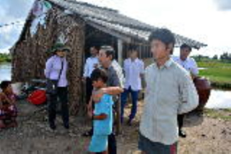 Giám sát chặt chẽ tiến độ giảm nghèo