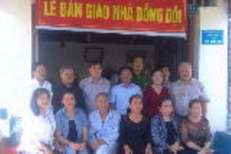 Bàn giao 1 căn nhà Tình đồng đội