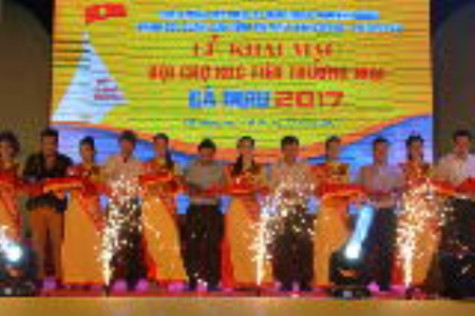 Khai mạc hội chợ xúc tiến thương mại