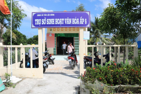 Hiến đất xây trụ sở ấp