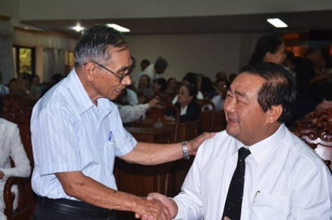 Ấm tình quê hương